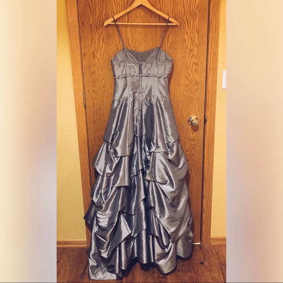 JUMP Grey Junior Prom Dress Size 7/8 - Picture 2 of 8
